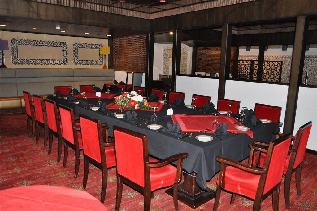 Hotel Royal Tulip Al Rasheed Baghdād Restaurace fotografie