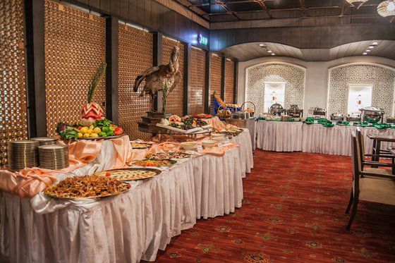 Hotel Royal Tulip Al Rasheed Baghdād Restaurace fotografie